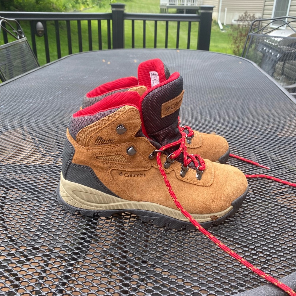 Columbia hiker boots